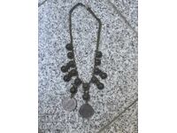 Αναγεννησιακός σκύλος με ασημένια νομίσματα