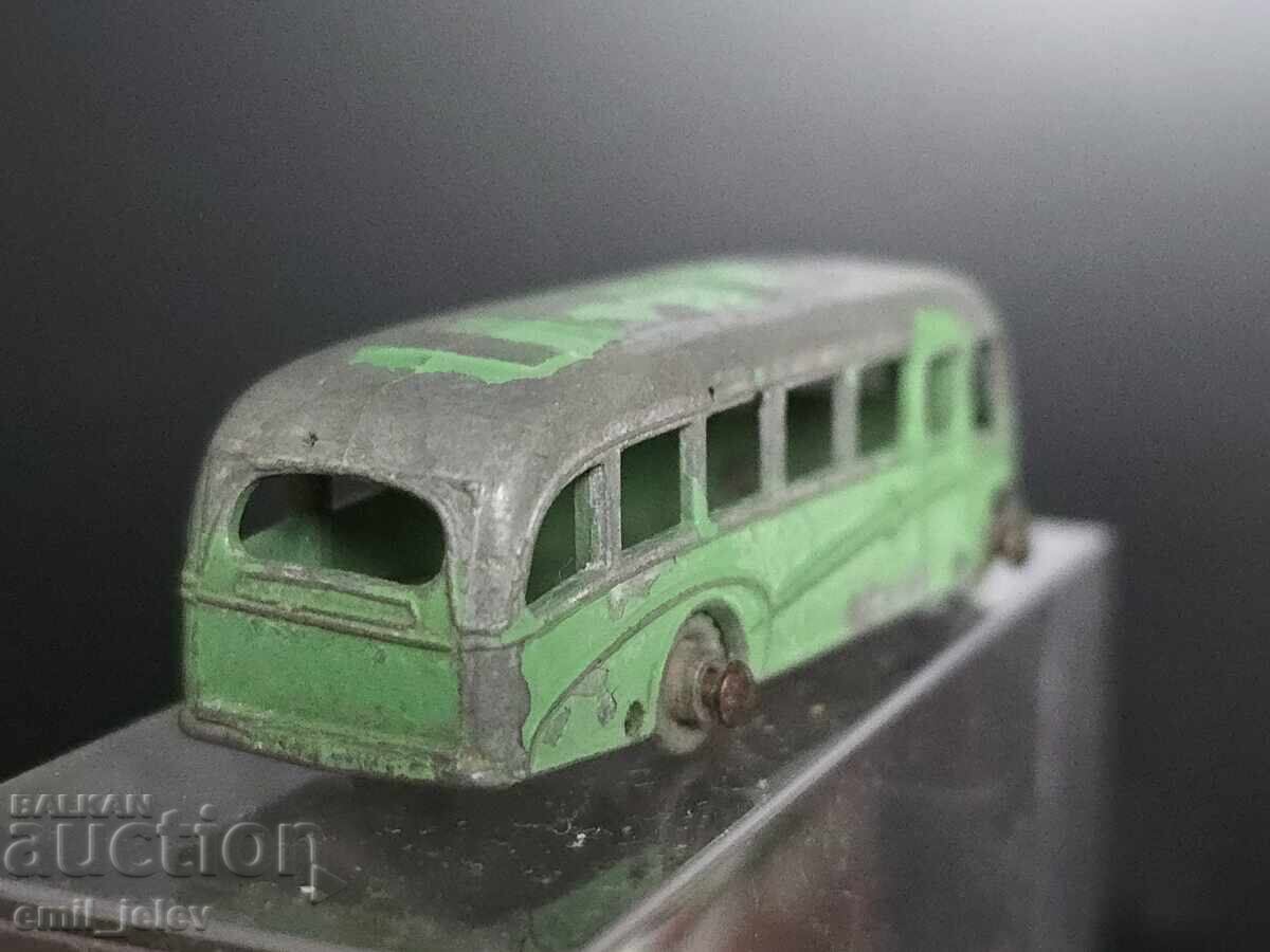 Delivery of Matchbox LESNEY 21A Bedford Long Distance Coach 1955