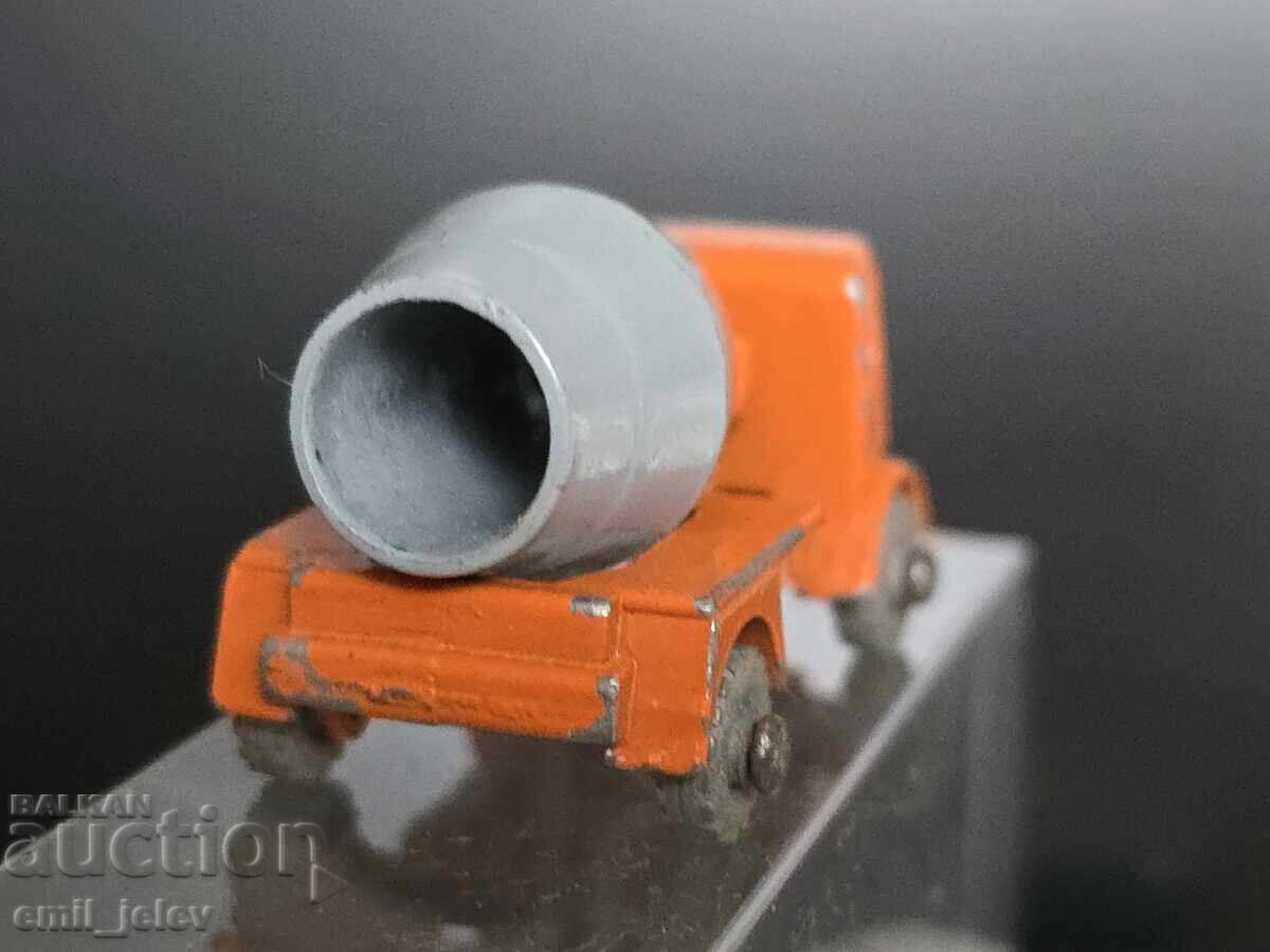 Delivery of Matchbox LESNEY 26A ERF Cement Mixer 1956-1961