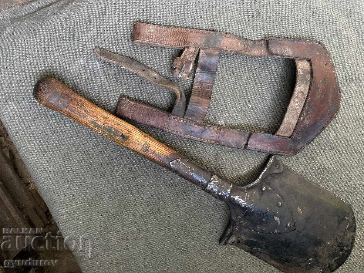 Lopată cu preț 70.00 BGN | € 35.79 Lopată cu preț 70.00 BGN | € 35.79