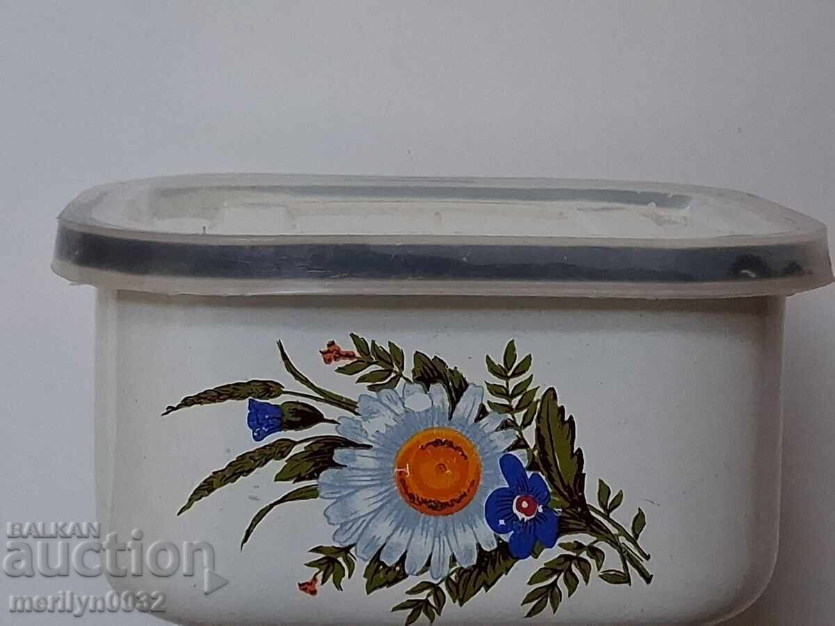 Παλιό σμάλτο κουτί τροφίμων, εμαγιέ πιάτο, κανάτα με τιμή 40.00 BGN | € 20.45