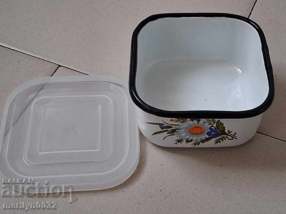 Παράδοση Παλιό σμάλτο κουτί τροφίμων, εμαγιέ πιάτο, κανάτα