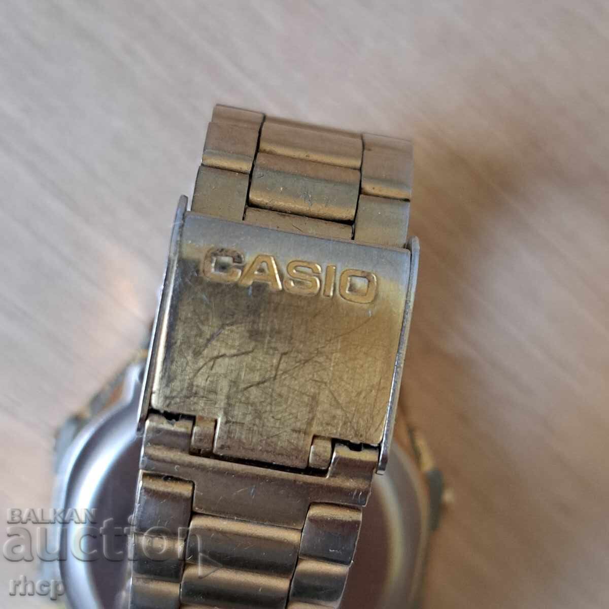 Παράδοση CASIO παλιό ηλεκτρονικό ρολόι λειτουργεί