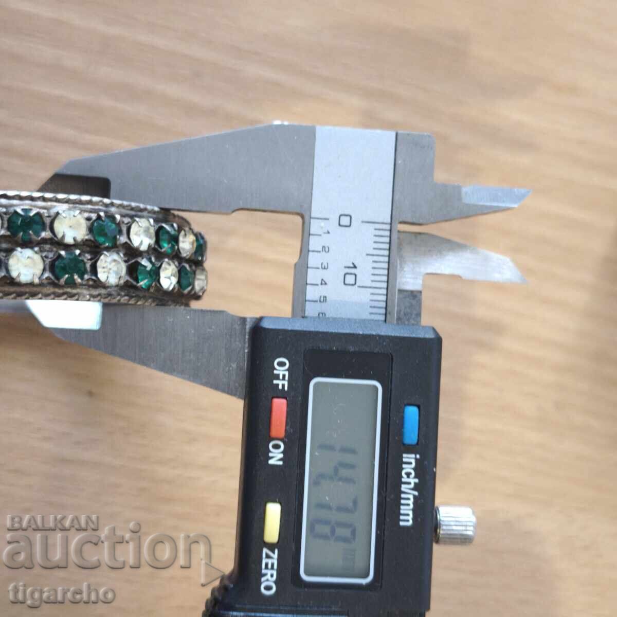 Доставка на Стара дамска гривна