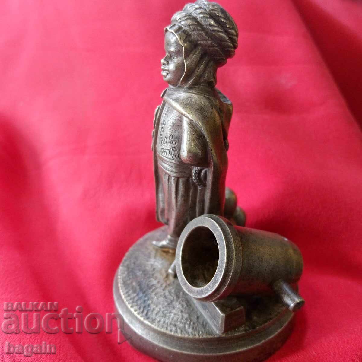 Доставка на Бронзова статуетка. Топчия.