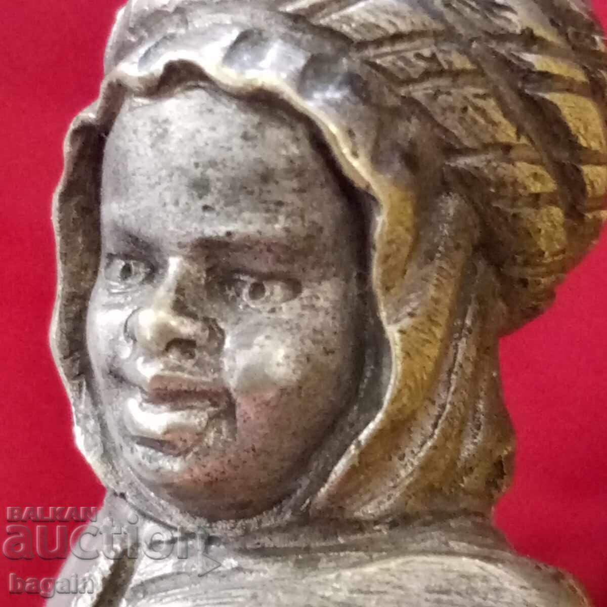 Бронзова статуетка. Топчия.