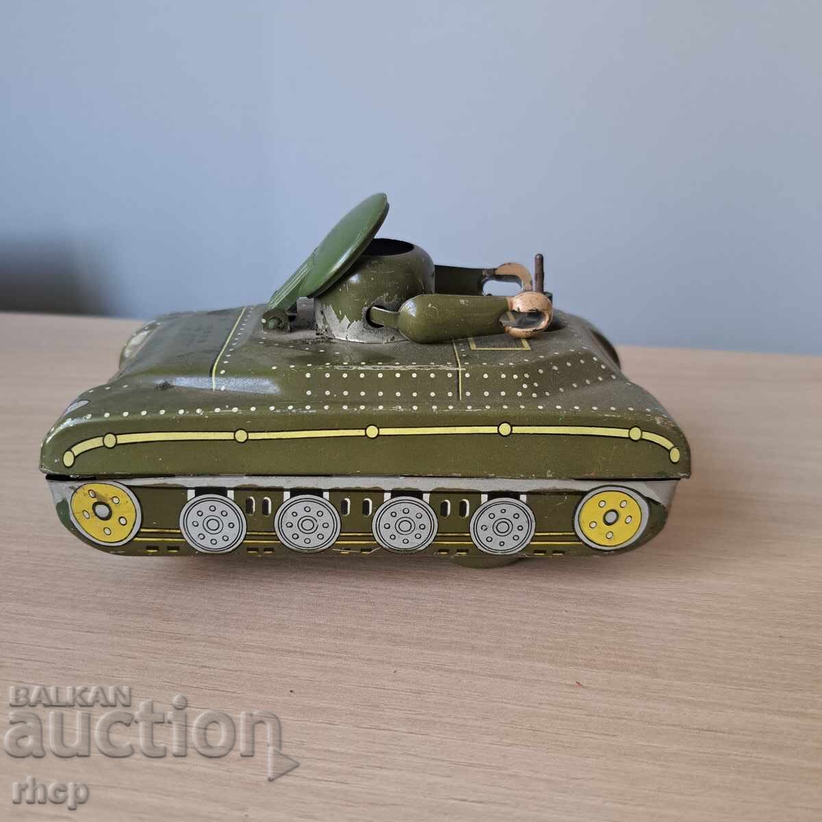 Tank old tin toy Tank old tin toy