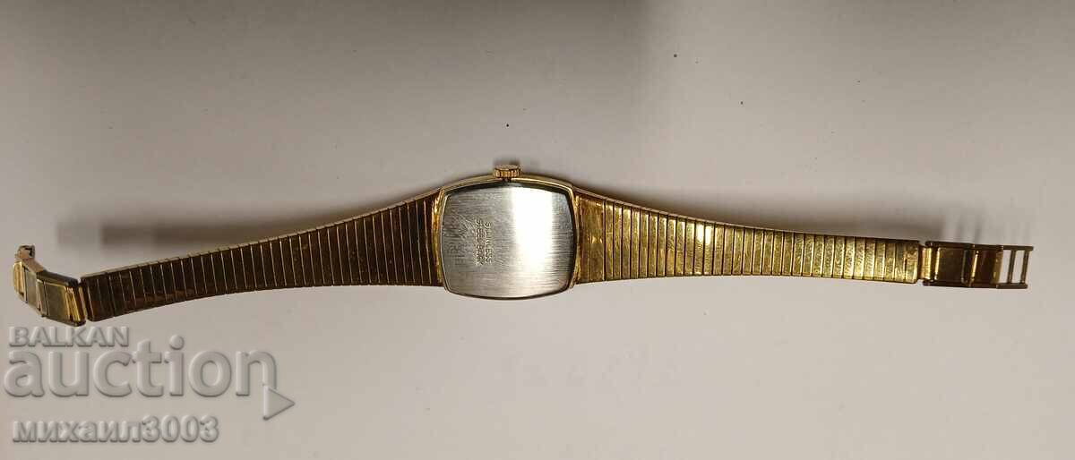 Доставка на ПОЗЛАТЕН ШВЕЙЦАРСКИ МЕХАНИЧЕН ДАМСКИ ЧАСОВНИК PROVITA Доставка на ПОЗЛАТЕН ШВЕЙЦАРСКИ МЕХАНИЧЕН ДАМСКИ ЧАСОВНИК PROVITA