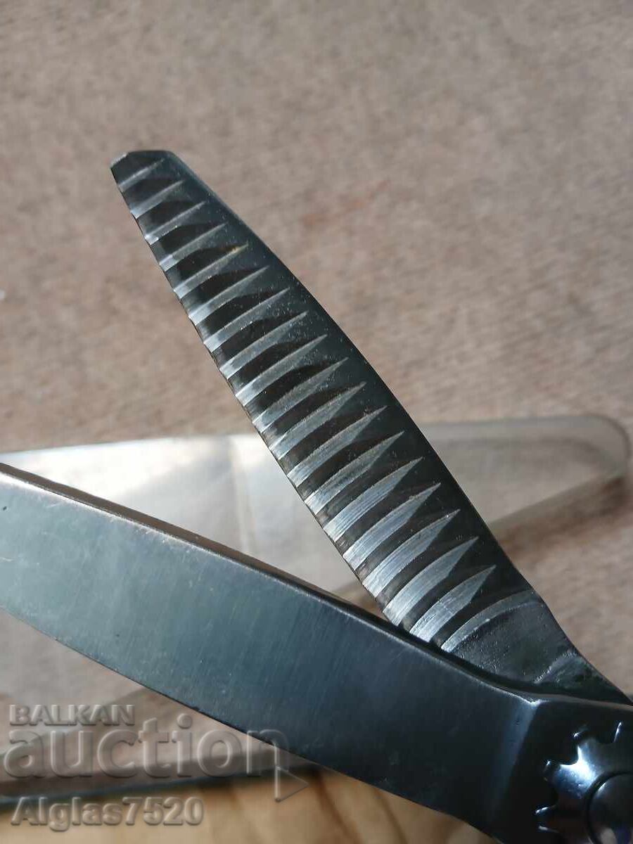 Foarfecă rusească nouă "Zig-Zag" cu preț 25.00 BGN | € 12.78