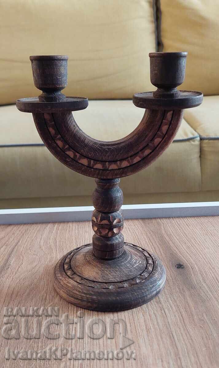 Sfeșnic sculptat în lemn pentru cunoscători cu preț € 13.00 | 25.43 BGN