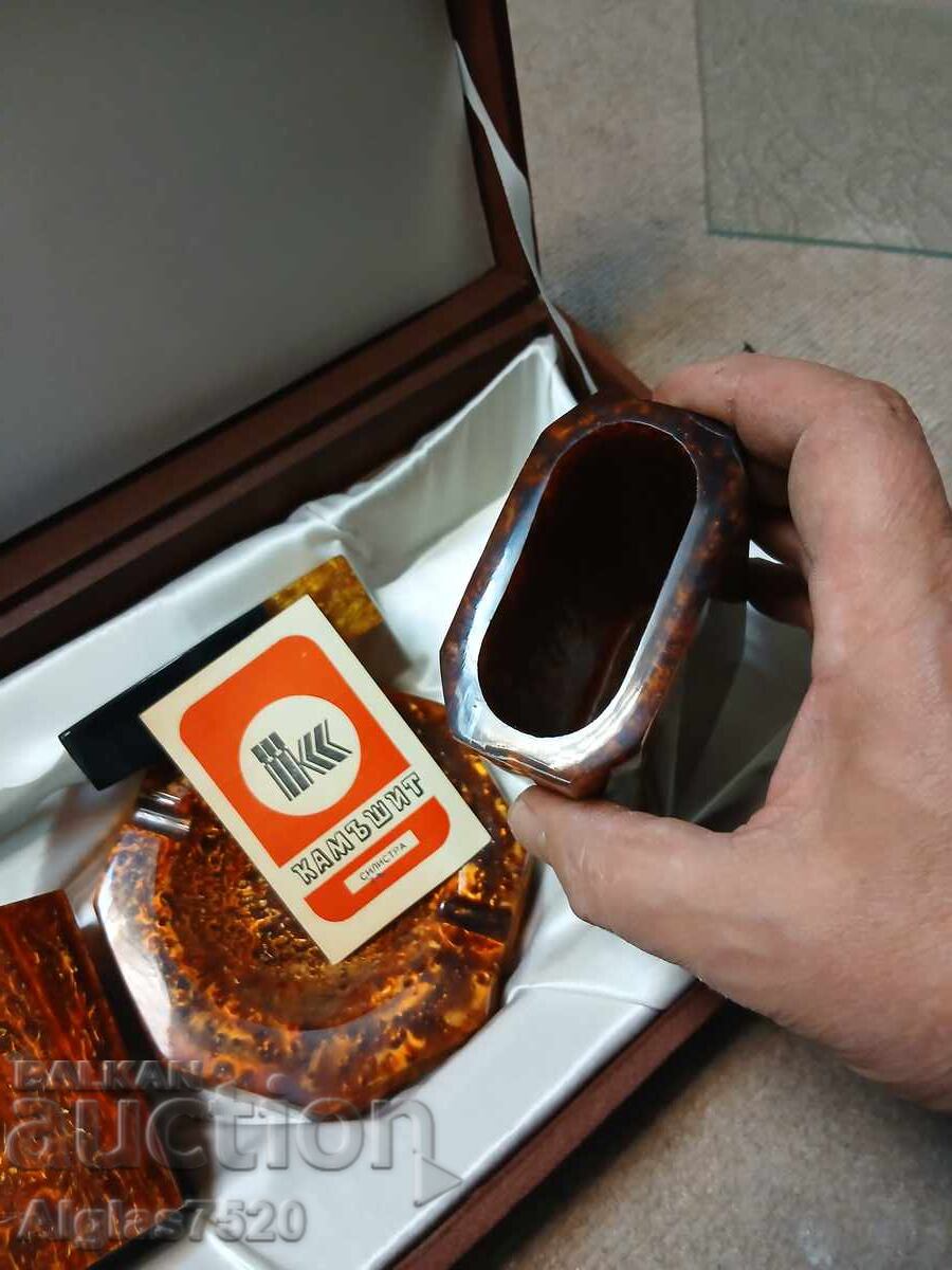 New set / 2 vases, 1 ashtray and letter opener / with price 30.00 BGN | € 15.34 New set / 2 vases, 1 ashtray and letter opener / with price 30.00 BGN | € 15.34