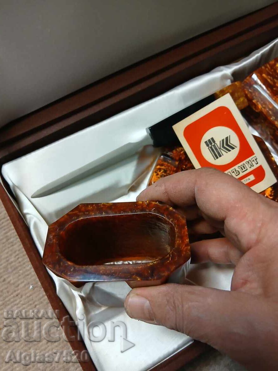 New set / 2 vases, 1 ashtray and letter opener / - 6 New set / 2 vases, 1 ashtray and letter opener / - 6