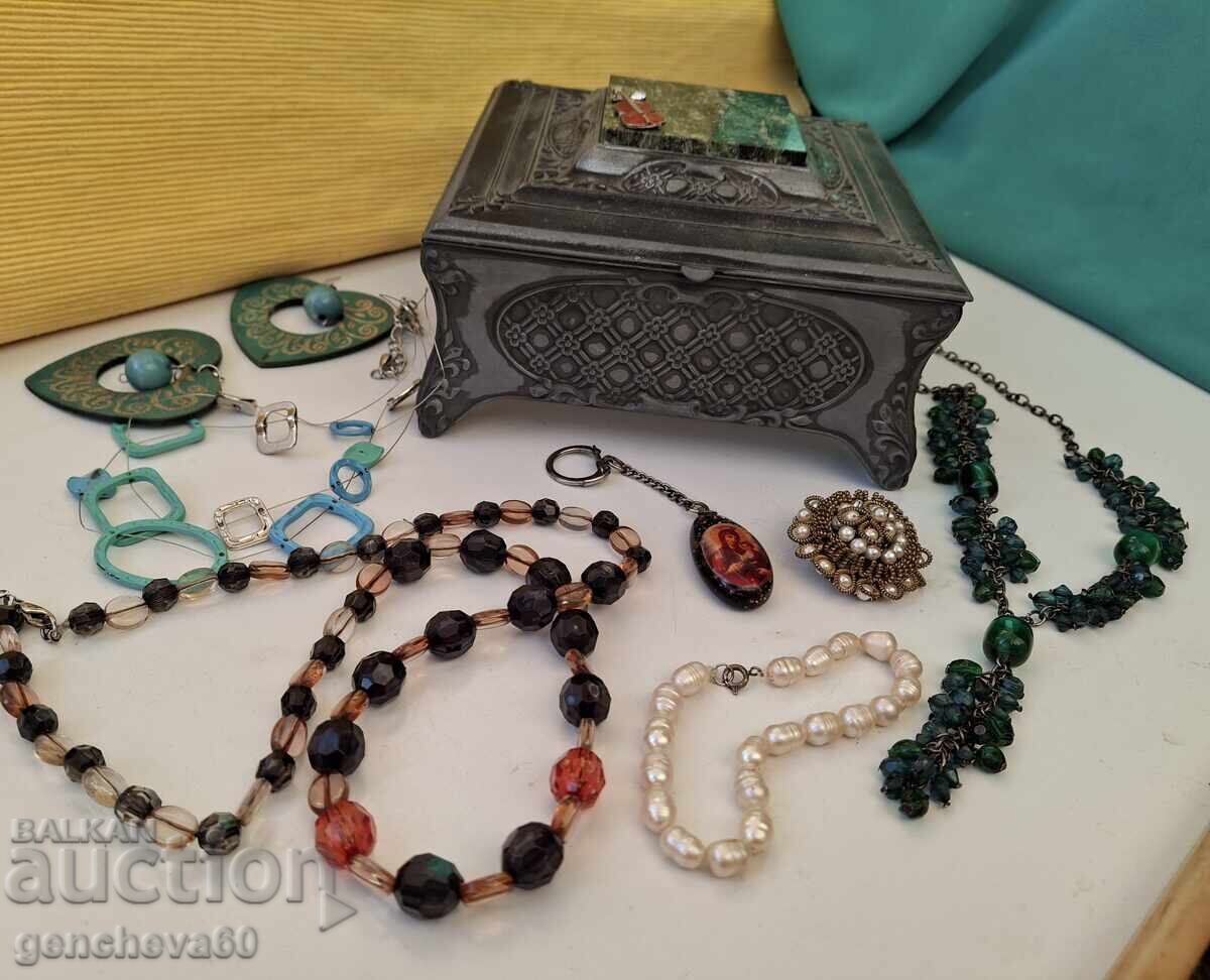 Винтидж метална кутия за бижута СССР/накити Винтидж метална кутия за бижута СССР/накити