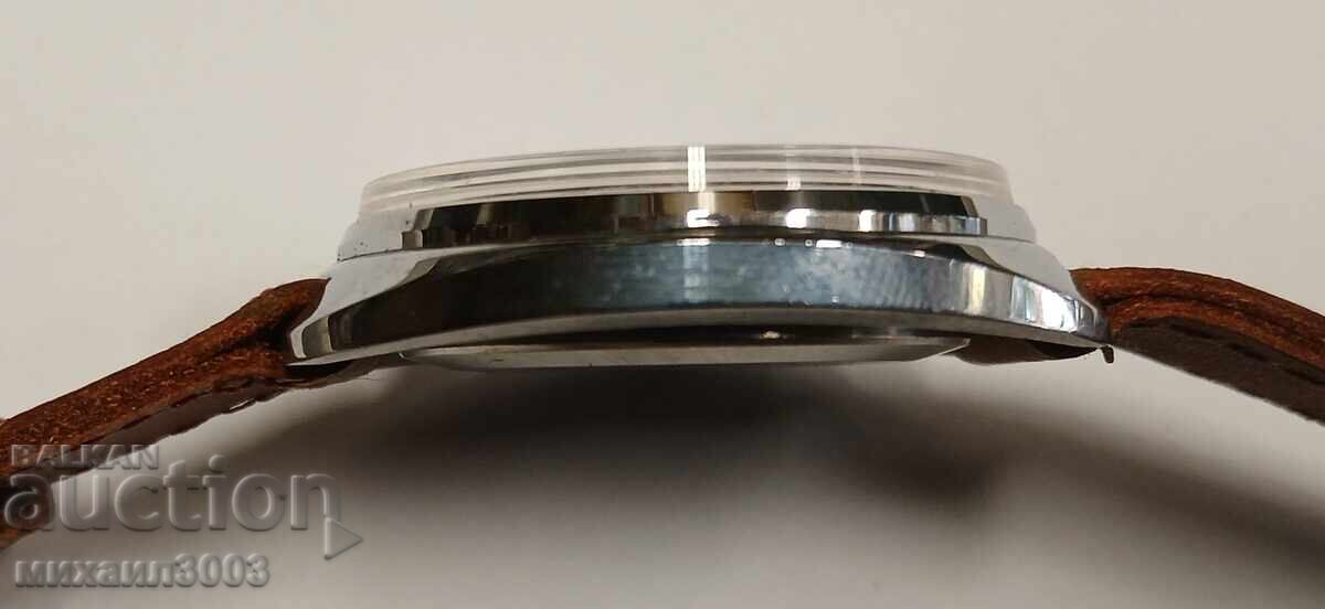 Аукцион РУСКИ МЪЖКИ РЪЧЕН МЕХАНИЧЕН ЧАСОВНИК РАКЕТА