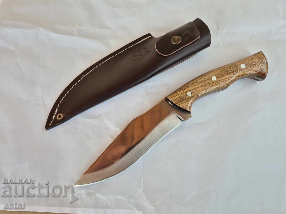 Μεγάλο κυνηγετικό μαχαίρι με θήκη με τιμή 79.90 BGN | € 40.85
