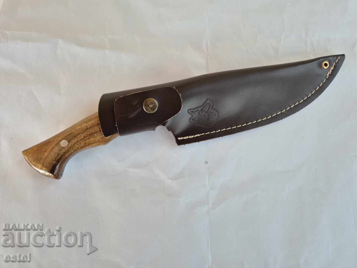 Μεγάλο κυνηγετικό μαχαίρι με θήκη