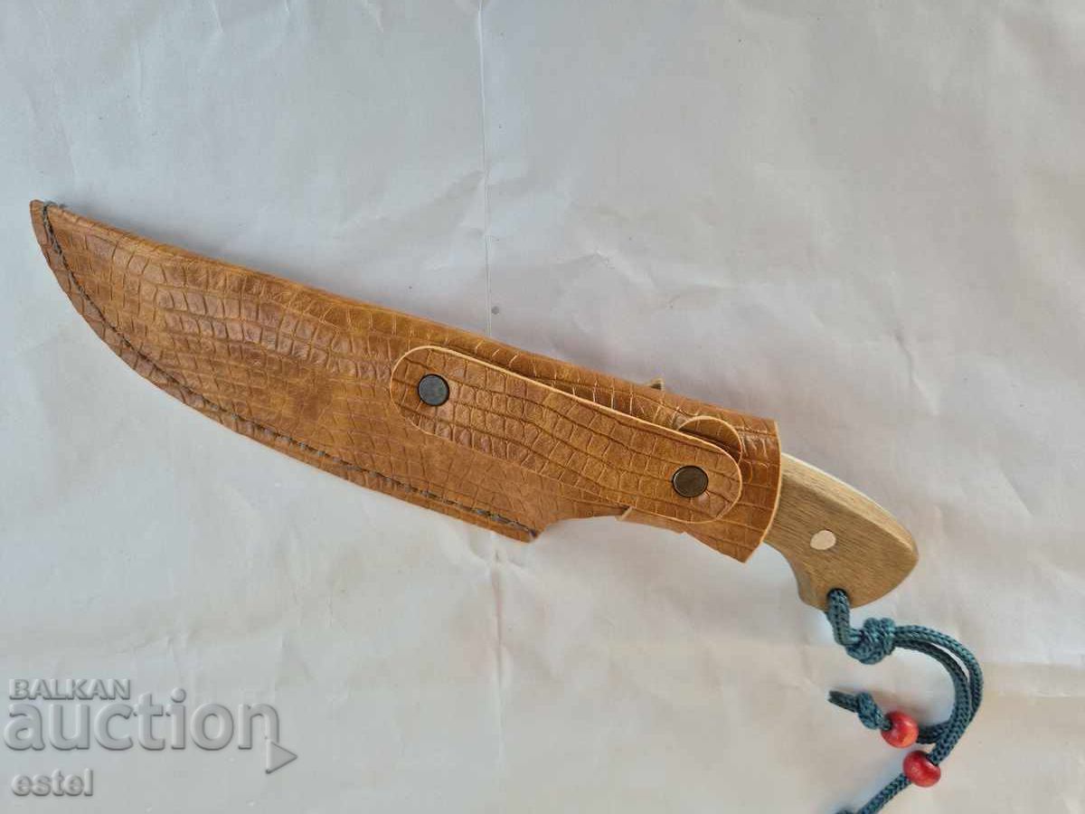 Hunting short knife with sheath with price 69.90 BGN | € 35.74