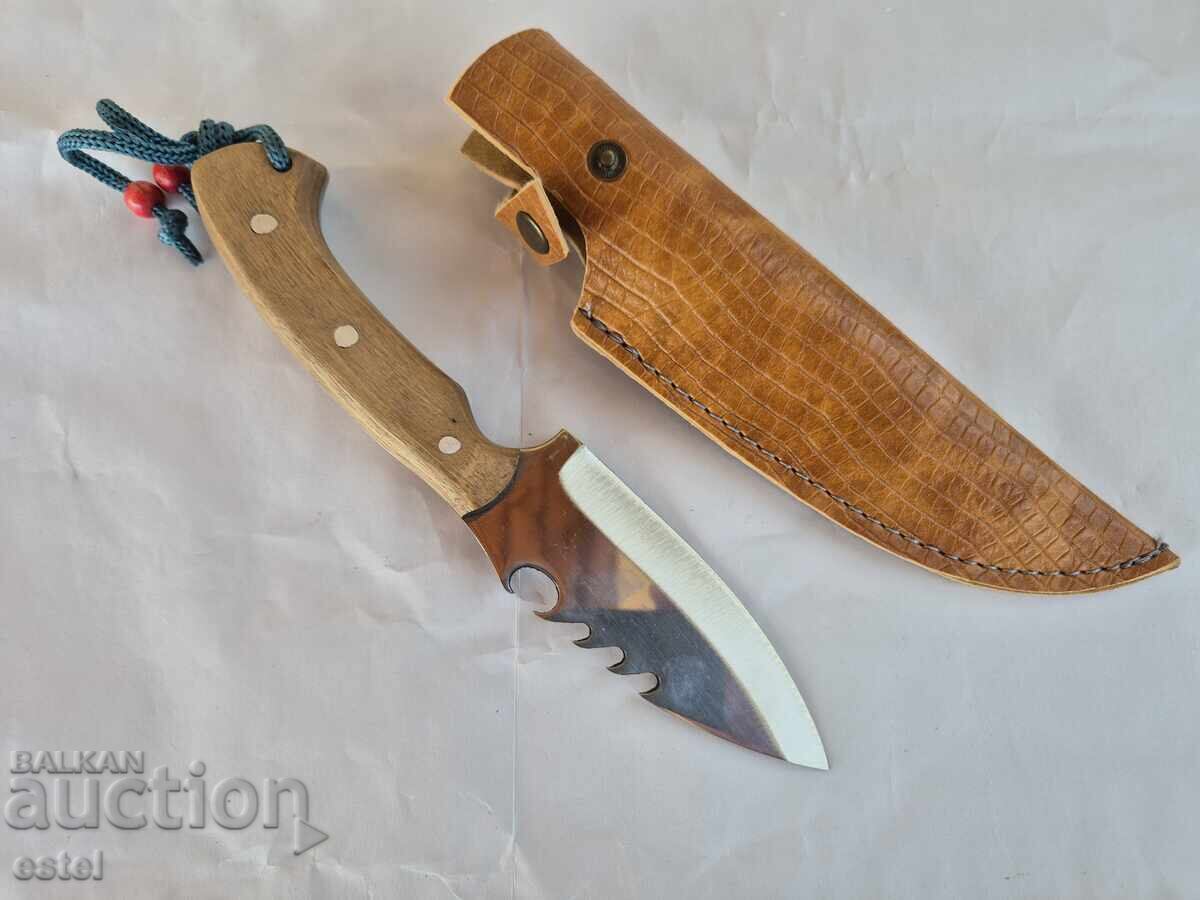 Παράδοση Κυνηγετικό κοντό μαχαίρι με θήκη