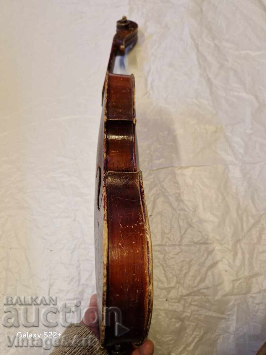 Аукцион Стара Цигулка За Реставрация