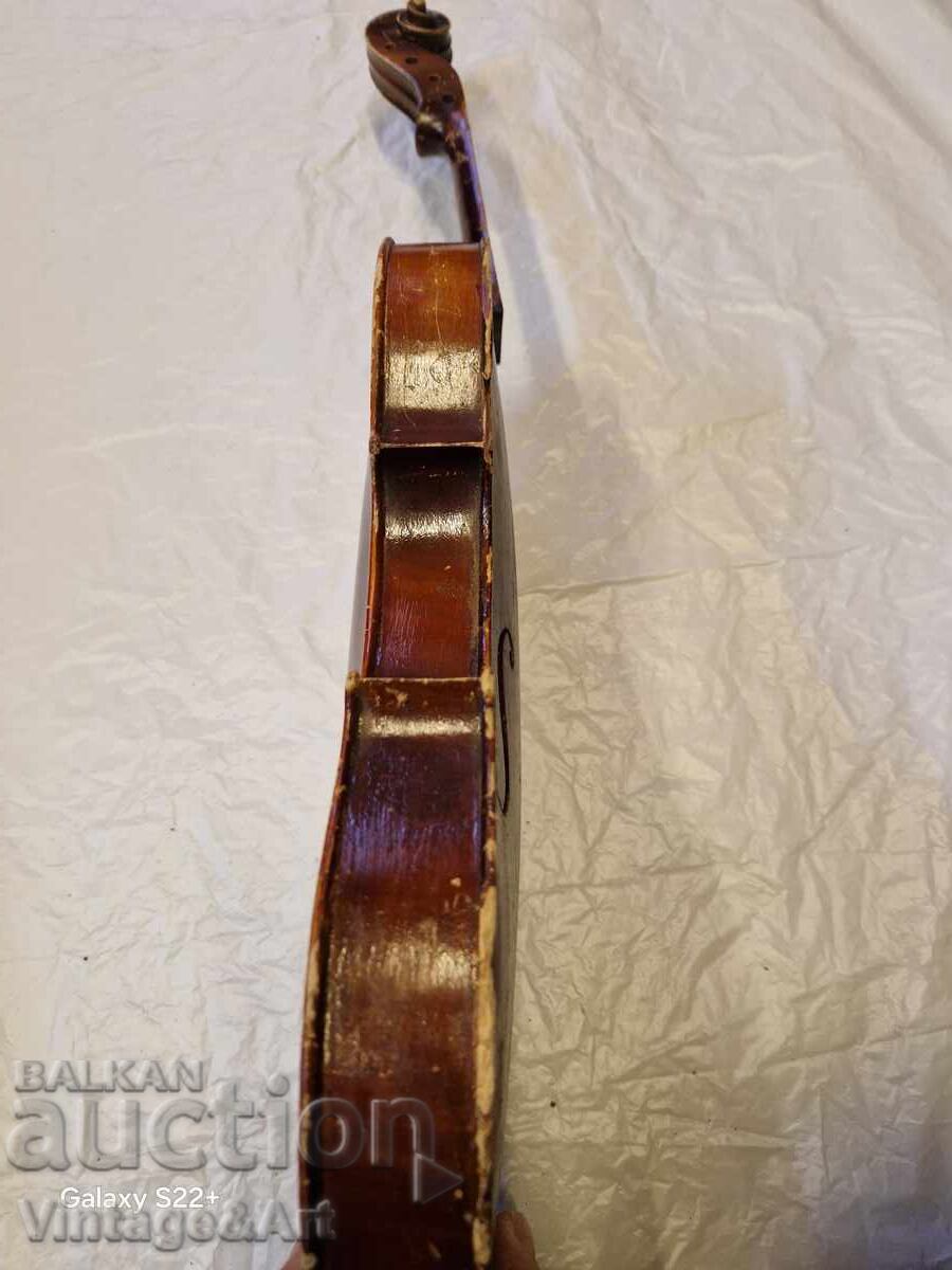 Доставка на Стара Цигулка За Реставрация