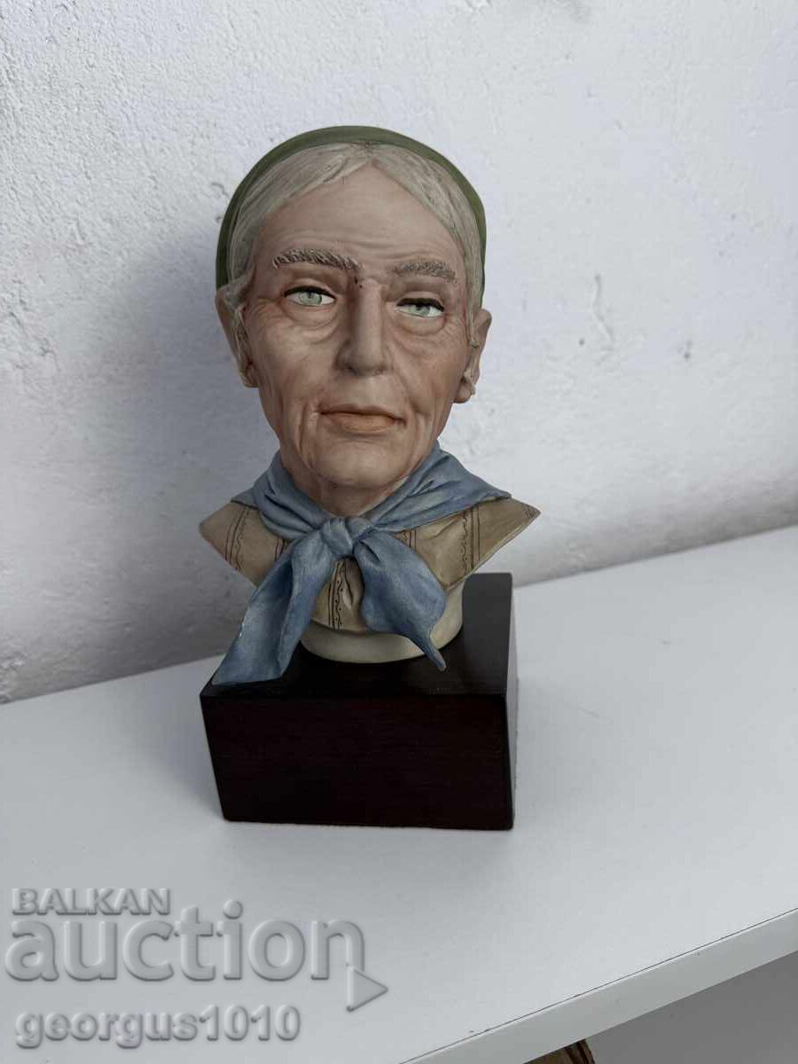 Πορσελάνινη προτομή Capodimonte №7567 με τιμή 300.00 BGN | € 153.39