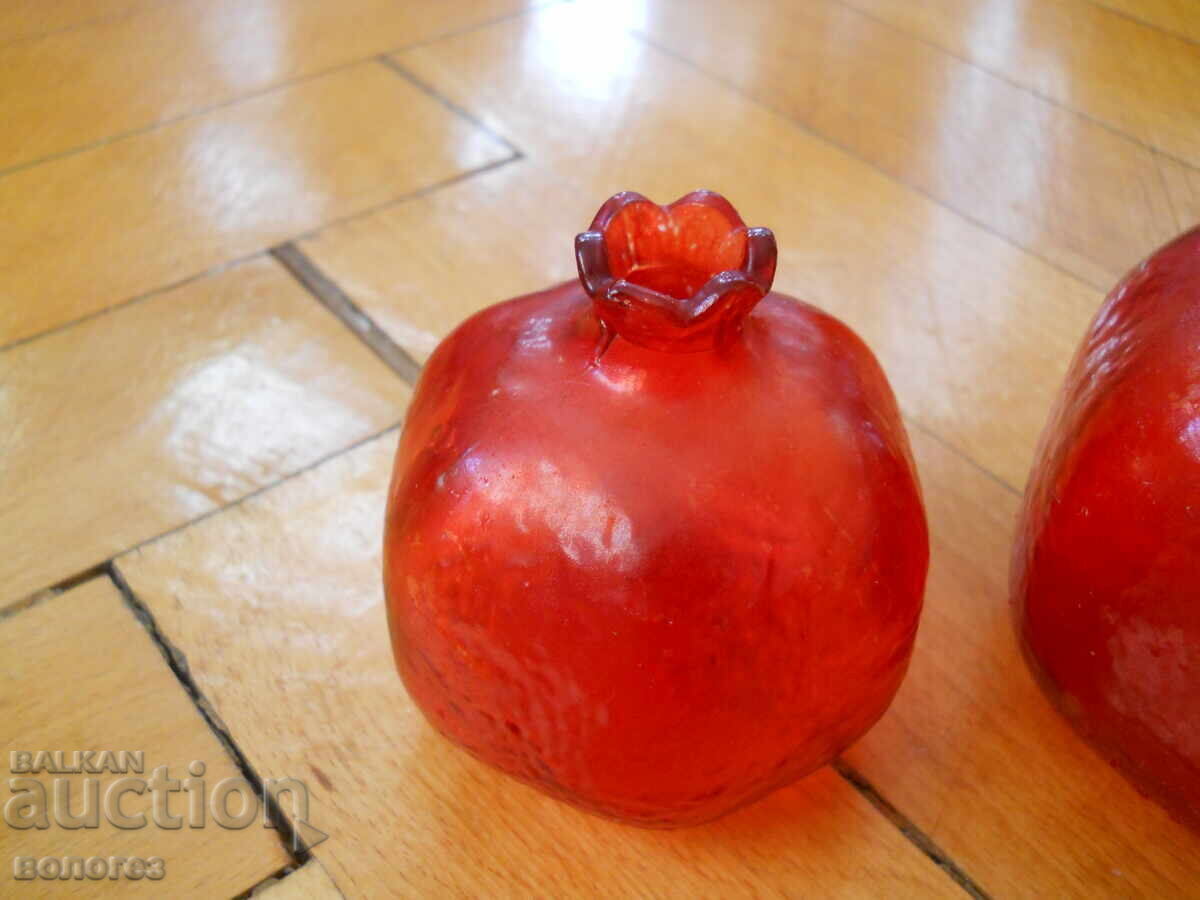 Glass vase set - pomegranates with price 45.00 BGN | € 23.01 Glass vase set - pomegranates with price 45.00 BGN | € 23.01