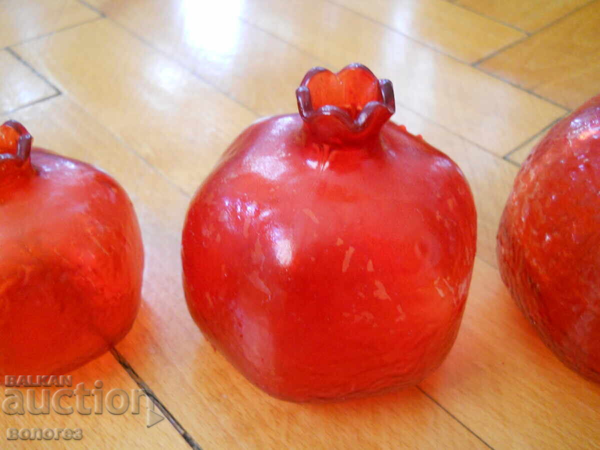 Auction Glass vase set - pomegranates Auction Glass vase set - pomegranates