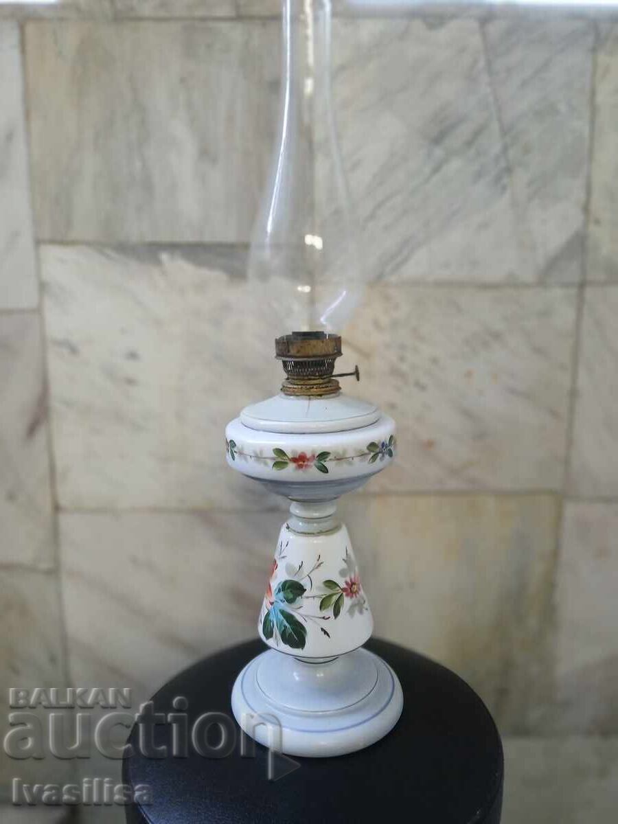 Αρχαία χειροποίητη ζωγραφισμένη λάμπα πετρελαίου τέλη του 19ου αιώνα με τιμή 200.00 BGN | € 102.26 Αρχαία χειροποίητη ζωγραφισμένη λάμπα πετρελαίου τέλη του 19ου αιώνα με τιμή 200.00 BGN | € 102.26