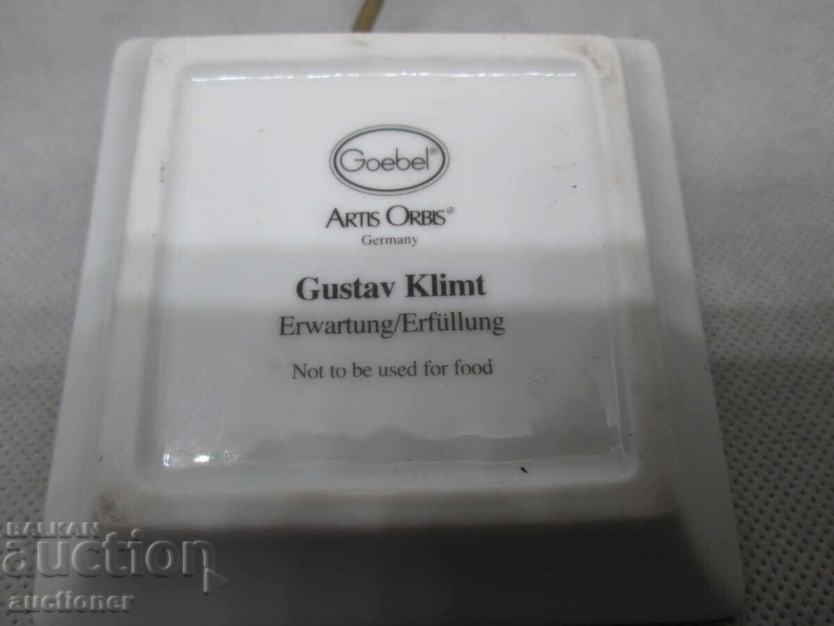 Доставка на СТЕННА ПОРЦЕЛАНОВА ЧИНИЙКА- GUSTAV KLIMT ОРИГИНАЛНА