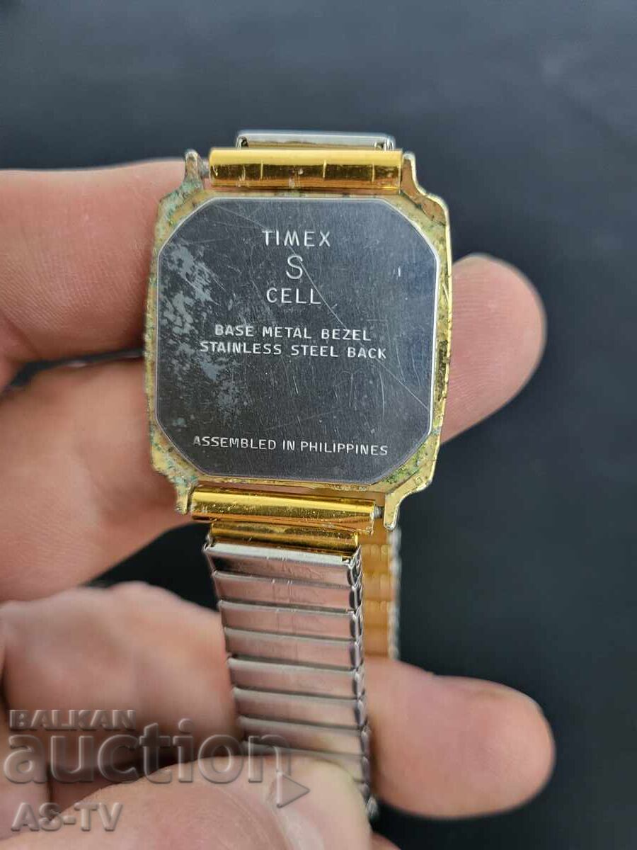 Delivery of Timex quartz watch Delivery of Timex quartz watch