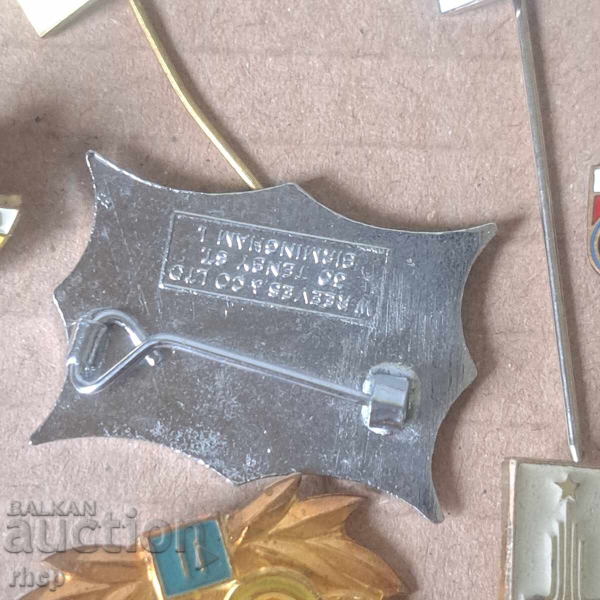 Licitație Lot de insigne olimpice