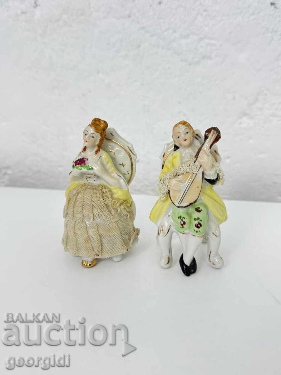 Lot of porcelain figurines from 0.01lv Lot of porcelain figurines from 0.01lv