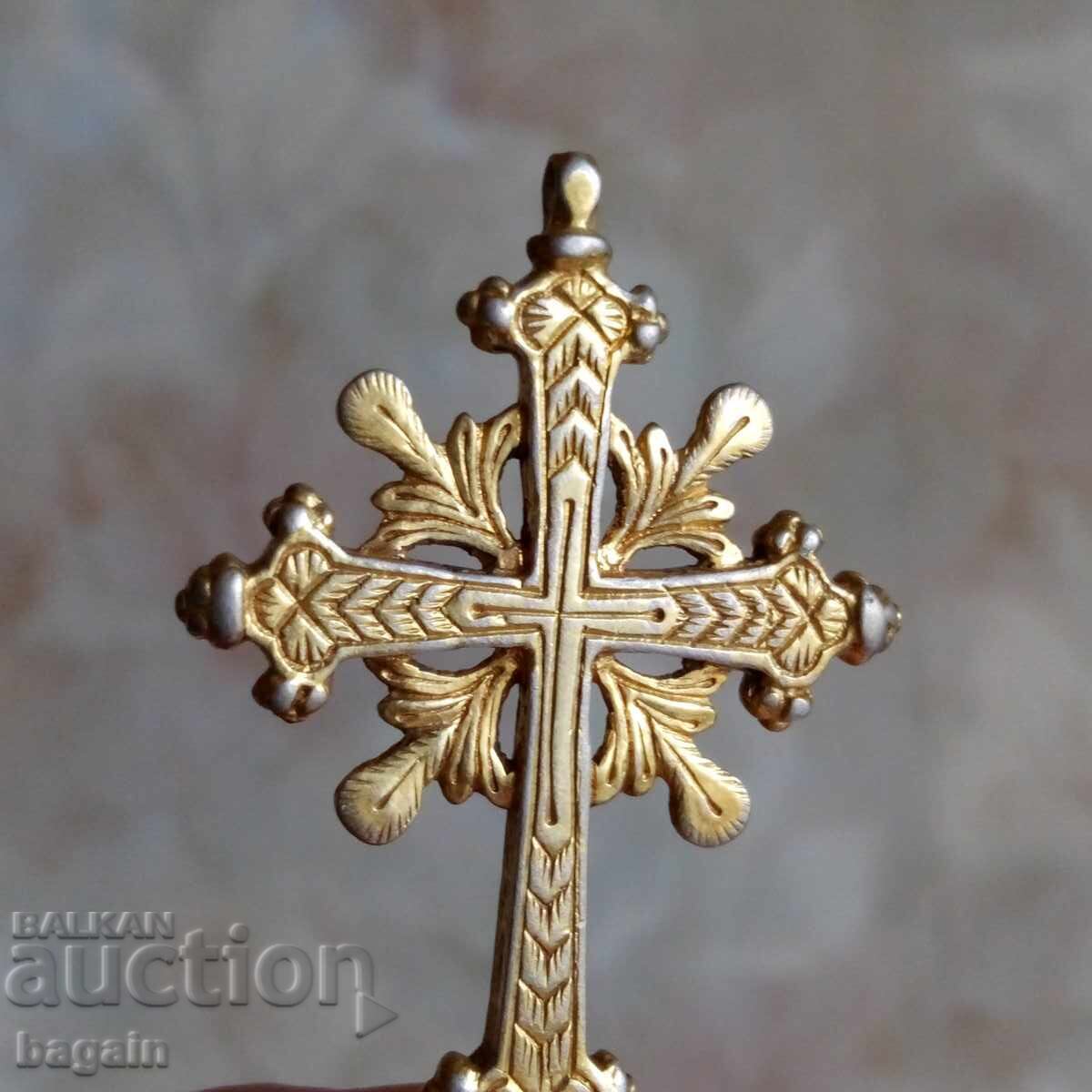 Cruce de argint cu aurire cu mercur din perioada Renașterii cu preț 120.00 BGN | € 61.36 Cruce de argint cu aurire cu mercur din perioada Renașterii cu preț 120.00 BGN | € 61.36