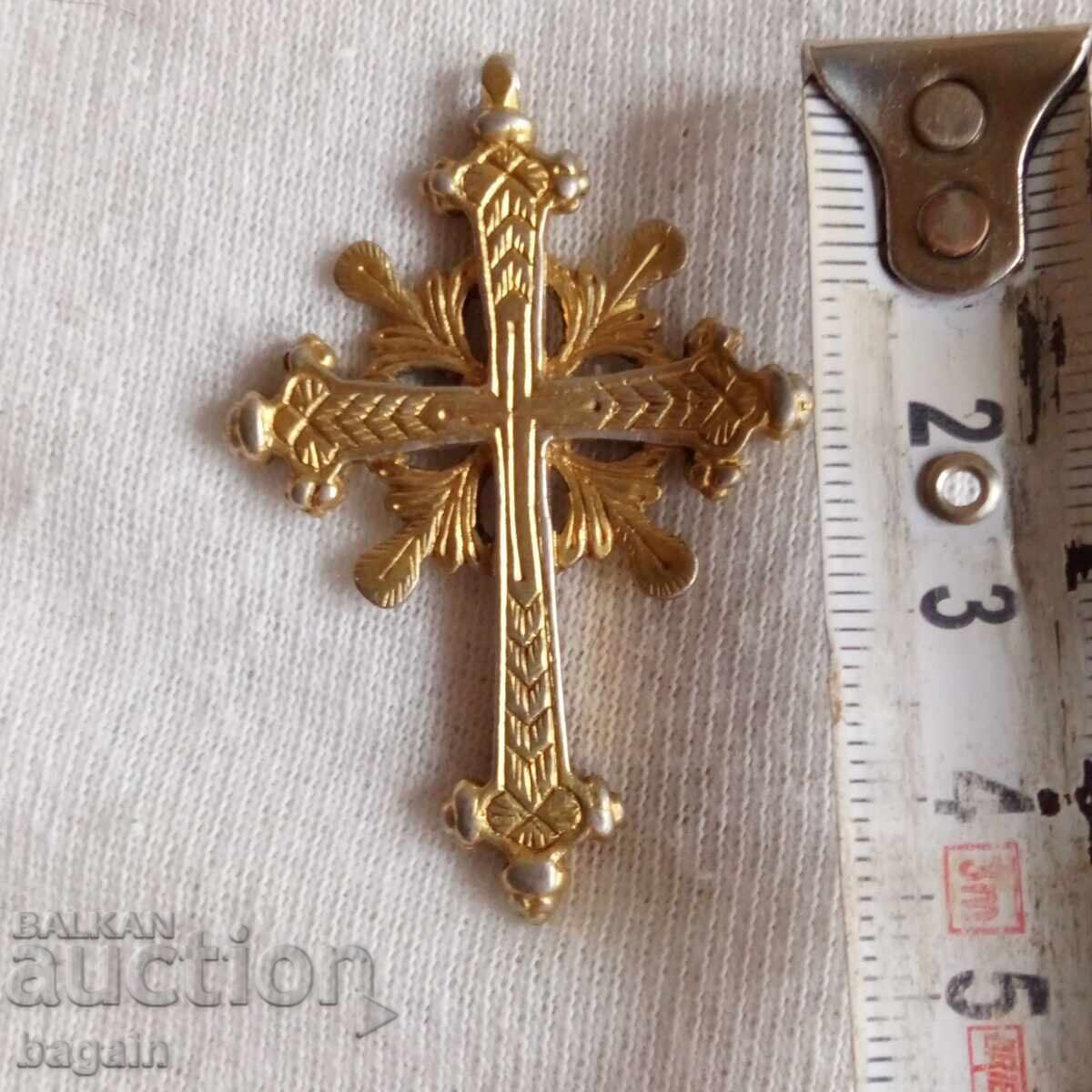 Livrarea Cruce de argint cu aurire cu mercur din perioada Renașterii Livrarea Cruce de argint cu aurire cu mercur din perioada Renașterii