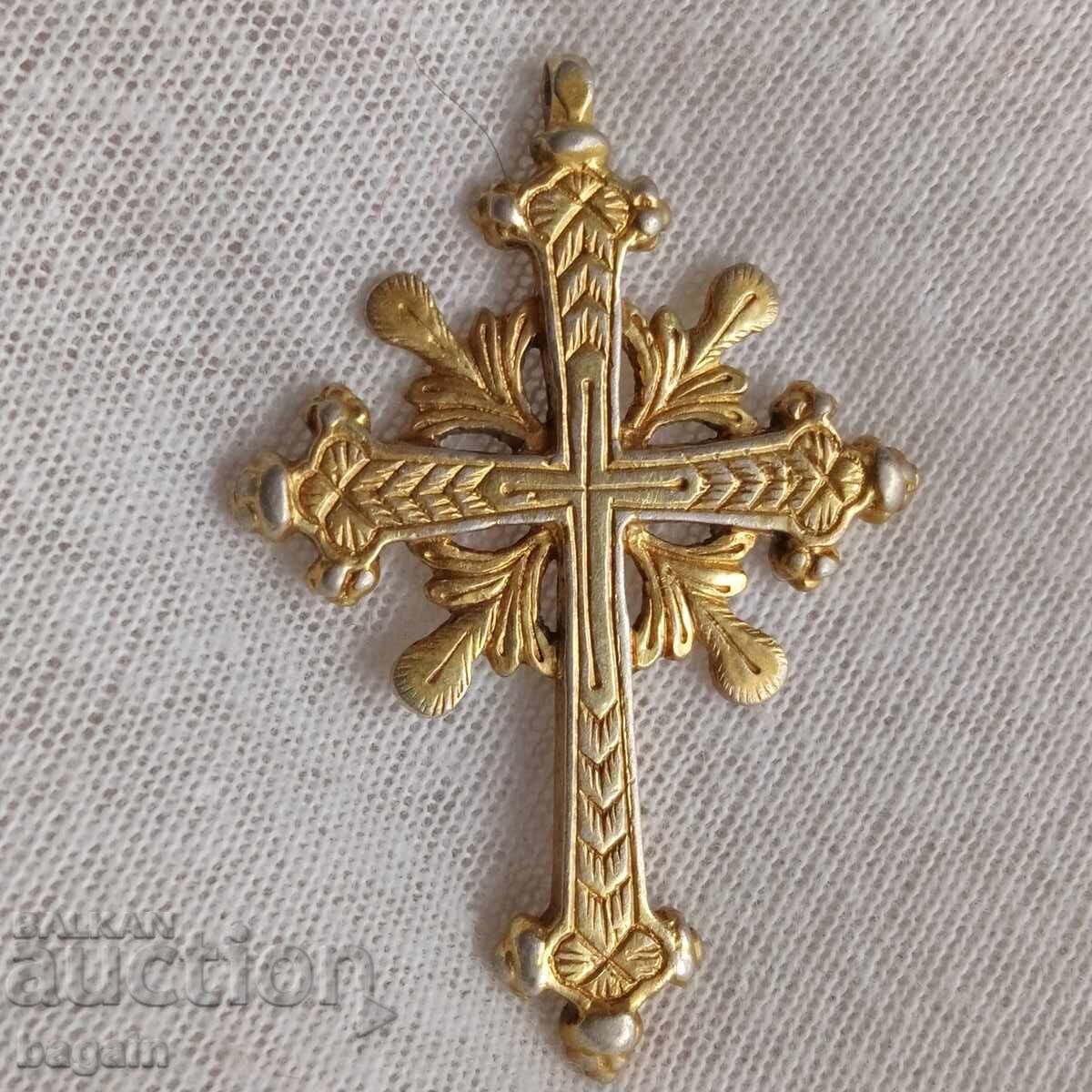 Cruce de argint cu aurire cu mercur din perioada Renașterii Cruce de argint cu aurire cu mercur din perioada Renașterii