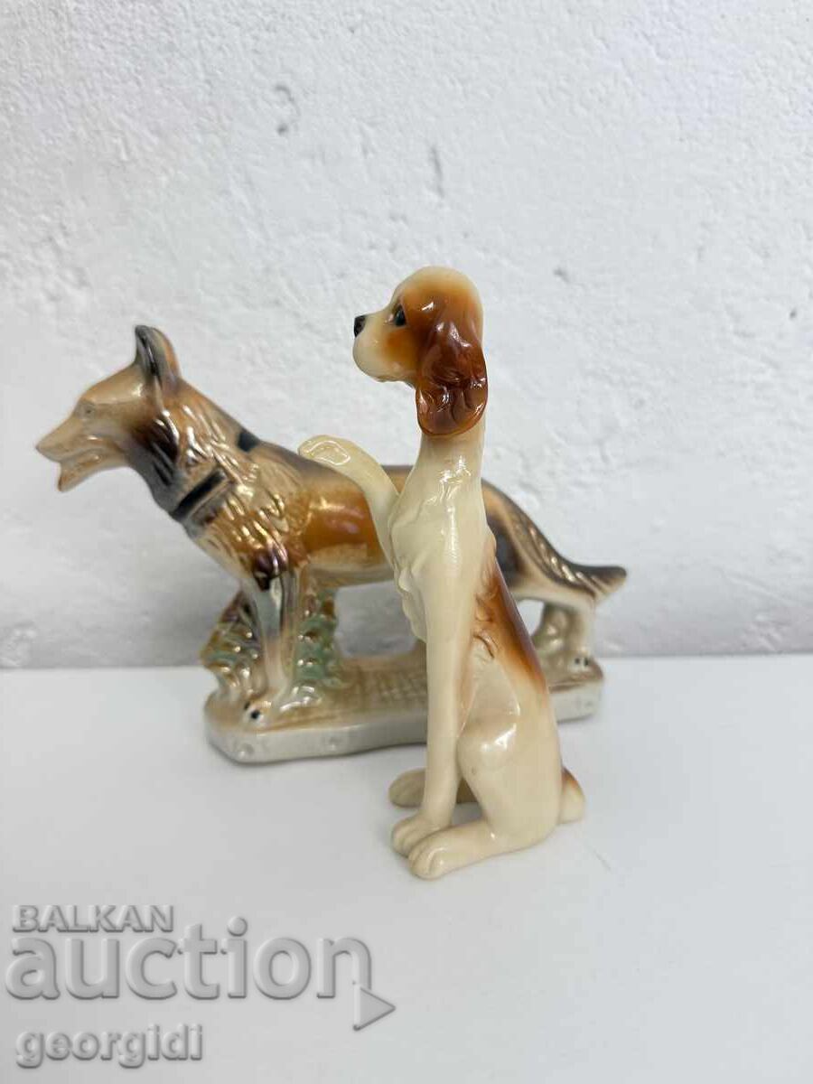 LOT of two dog figures / porcelain with price 7.00 BGN | € 3.58 LOT of two dog figures / porcelain with price 7.00 BGN | € 3.58