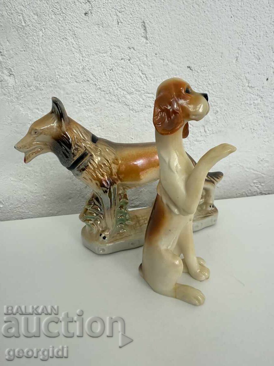 Auction LOT of two dog figures / porcelain Auction LOT of two dog figures / porcelain