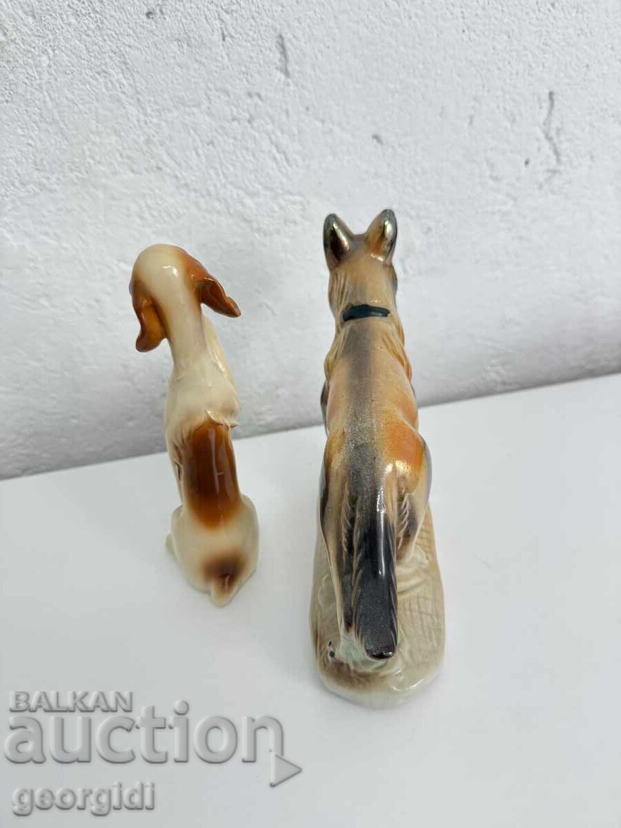 LOT of two dog figures / porcelain - 6 LOT of two dog figures / porcelain - 6