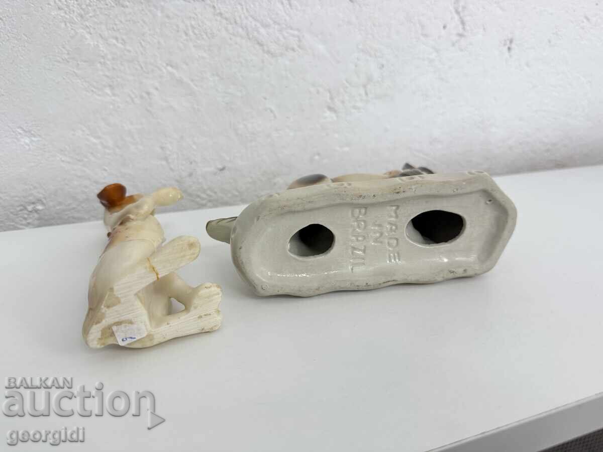 LOT of two dog figures / porcelain - 7 LOT of two dog figures / porcelain - 7