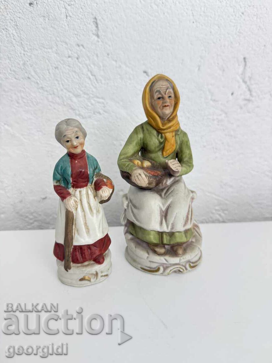 LOT of porcelain figures of grandmothers LOT of porcelain figures of grandmothers