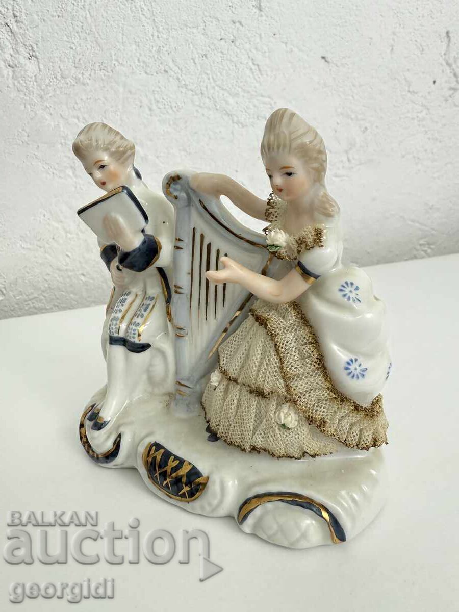 Аукцион Английска порцеланова фигура от 0.01ст. Аукцион Английска порцеланова фигура от 0.01ст.