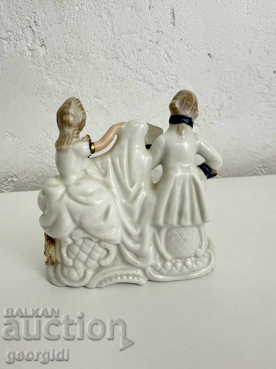 Доставка на Английска порцеланова фигура от 0.01ст. Доставка на Английска порцеланова фигура от 0.01ст.