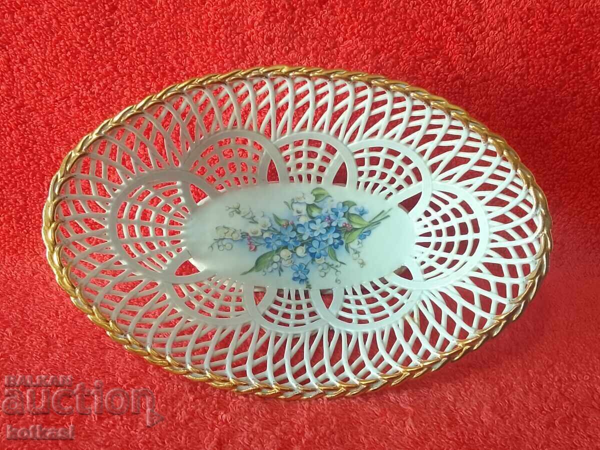 Veche porțelan IRIS dantelă ajurată bol aurit Lucrat manual cu preț 65.50 BGN | € 33.49 Veche porțelan IRIS dantelă ajurată bol aurit Lucrat manual cu preț 65.50 BGN | € 33.49