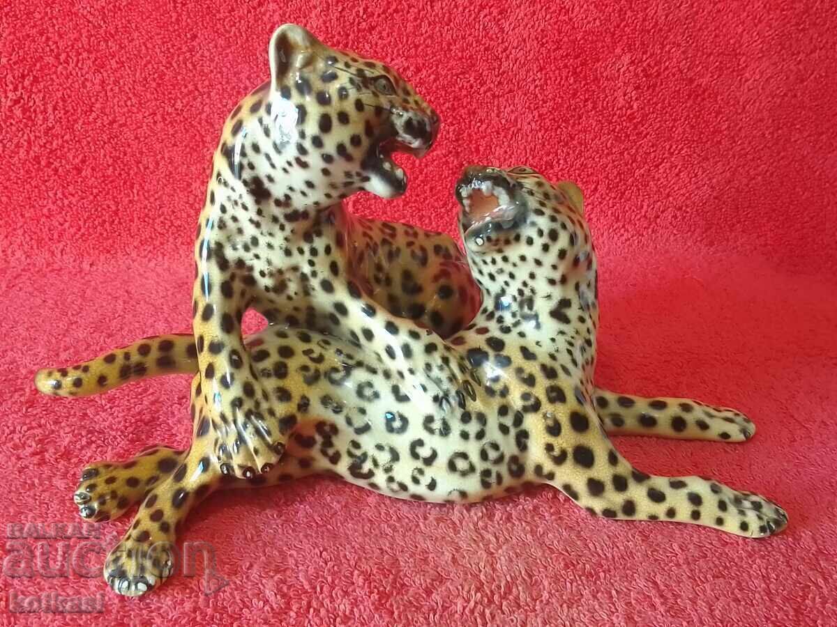 Figurină veche din porțelan, pereche de Leoparzi luptători, Italia