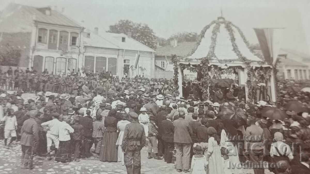 Снимка Военен молебен на площада с цена 17.45 лв. | € 8.92 Снимка Военен молебен на площада с цена 17.45 лв. | € 8.92