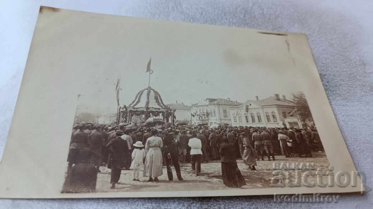 Снимка Военен молебен на площада Снимка Военен молебен на площада