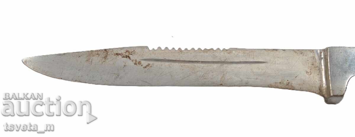 Delivery of Antique knife Delivery of Antique knife