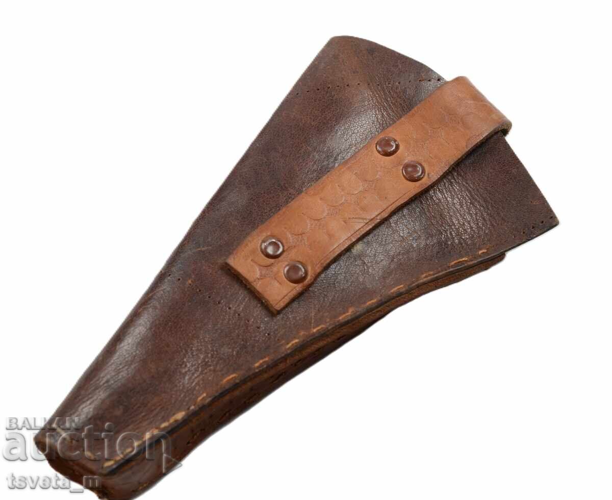 Leather gun holster with price 10.00 BGN | € 5.11 Leather gun holster with price 10.00 BGN | € 5.11