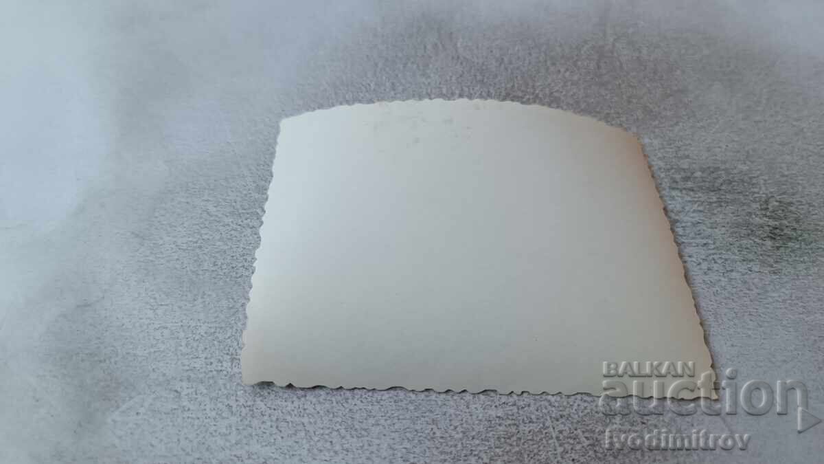 Fotografie Bărbat, femeie și băiețel pe plajă cu preț 1.35 BGN | € 0.69 Fotografie Bărbat, femeie și băiețel pe plajă cu preț 1.35 BGN | € 0.69