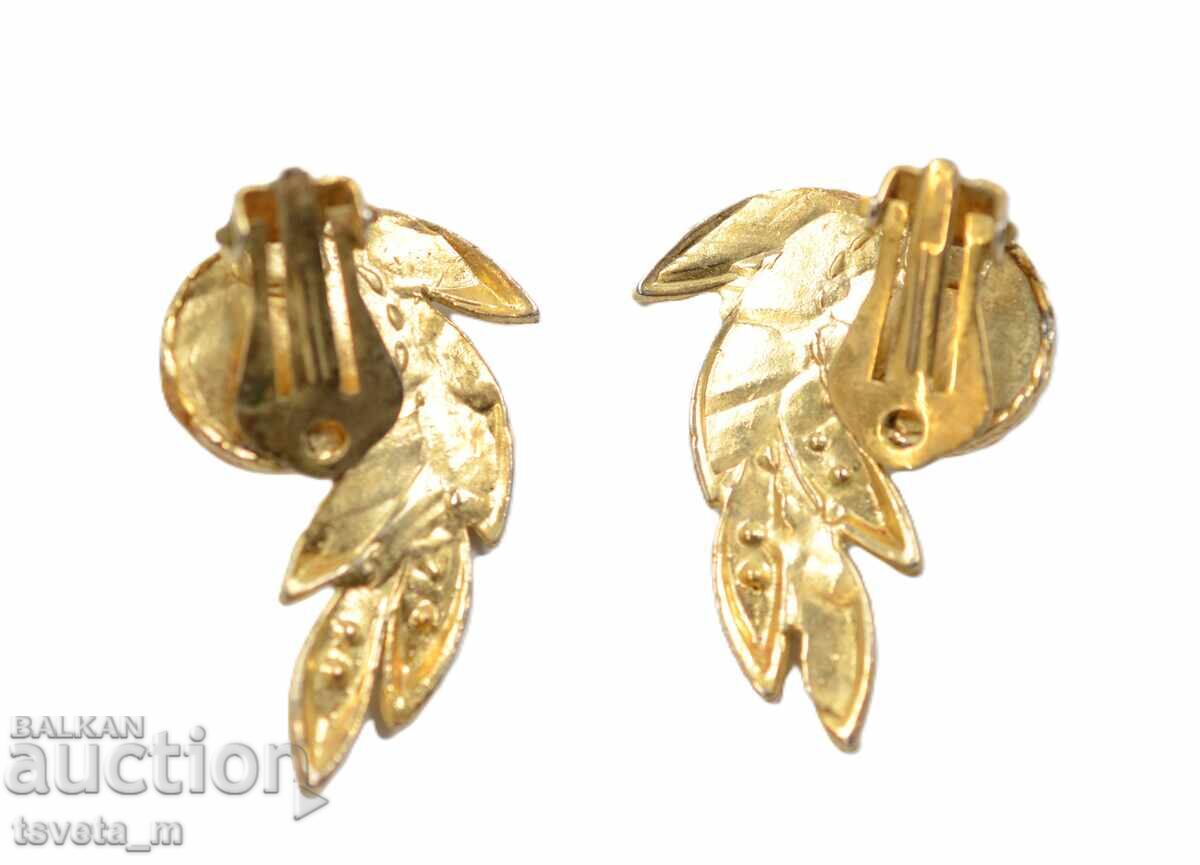 Clip-on earrings, jewelry with price 4.00 BGN | € 2.05 Clip-on earrings, jewelry with price 4.00 BGN | € 2.05